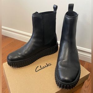 CLARKS TORHILL MAPLE BLACK LEATHER CHELSEA BOOTS SIZE 9.5